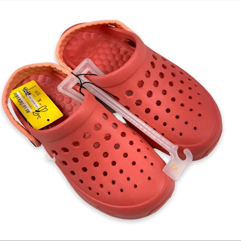 NEW! Water Shoe Clogs Dylan Slip On Pivoting Heel Strap Unisex Coral Kids Size 3